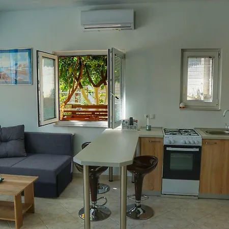 Apartman Cro Garden *
