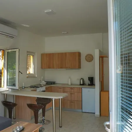 Apartman Cro Garden * Zara